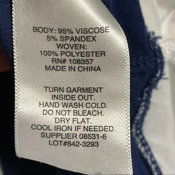 Navy blouse with sheer details. Size XS. LIKE NEW. - Picture 4 of 4